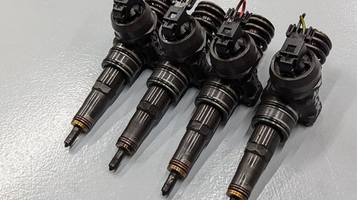 Injector VW Golf Crossgolf (5M1) 1.9 TDI 105 CP cod: 038130073BN