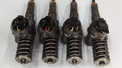 Injector VW Golf V Hatchback (1K1) 1.9 TDI 105 CP cod: 038130073BN