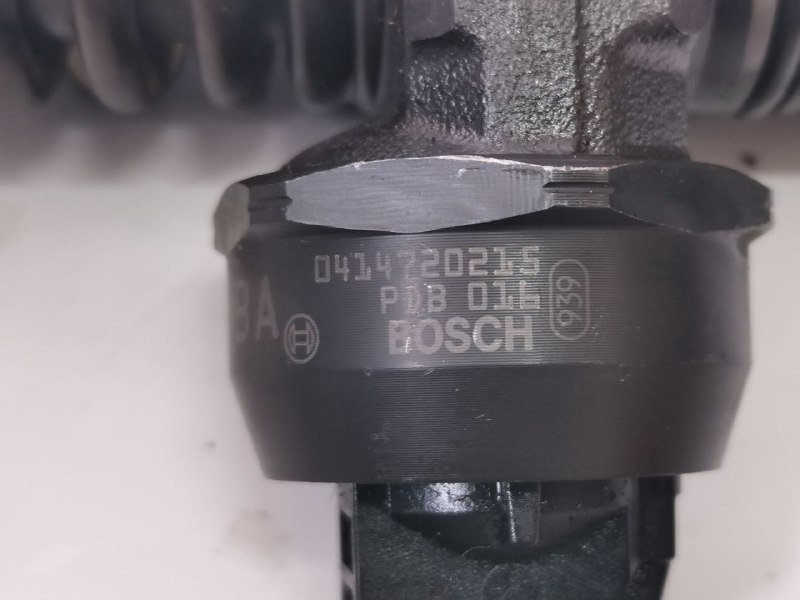 Injector VW Multivan T5 (7EN) 1.9 TDI 10