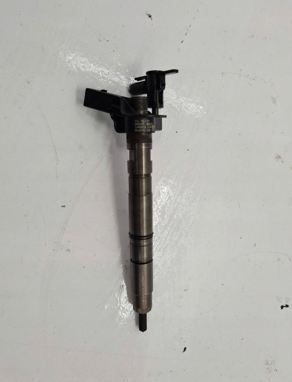 Injector Vw Passat 2.0 tdi 2004-2012 motor cbdb cbab cag caga injector vw avand cod oe 03L130277