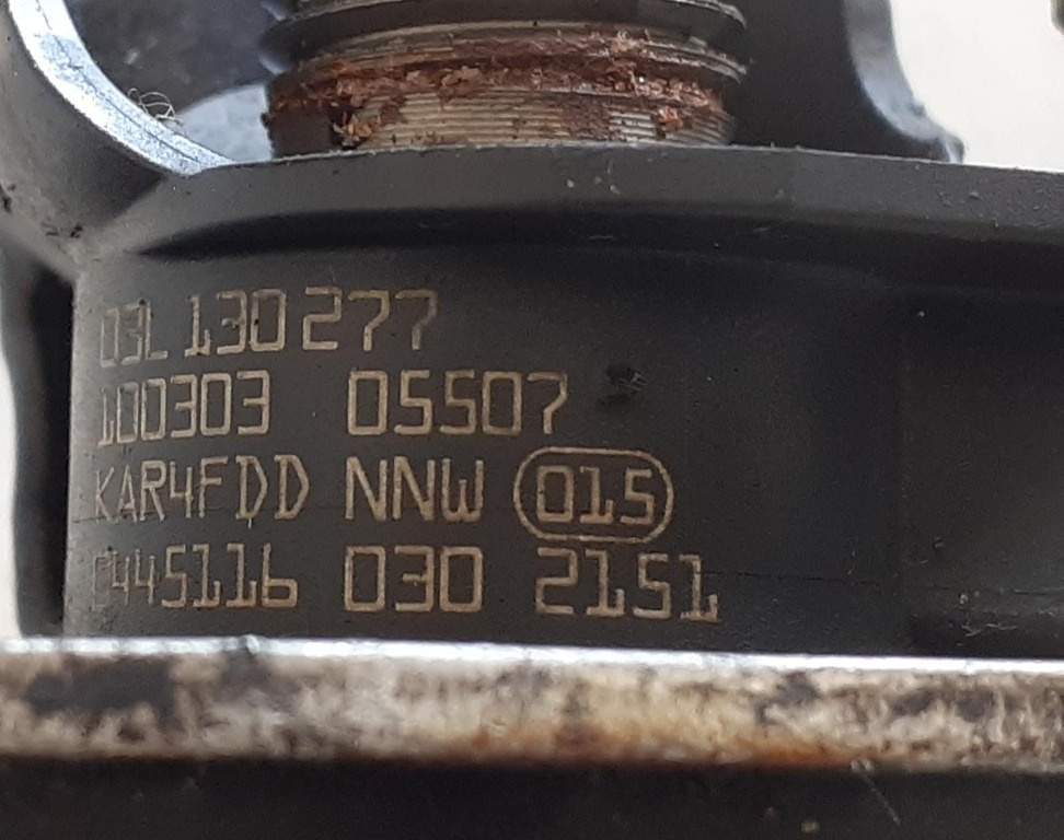 Injector VW Passat 2.0 TDi CBAB cod-03L1