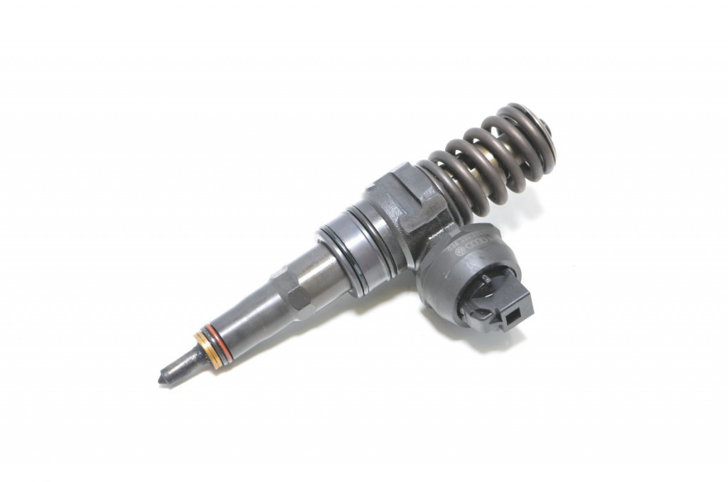 Injector VW Passat 2005/03-2009/05 3C2 2.0 TDI 4motion 103KW 140CP Cod 038130073BQ