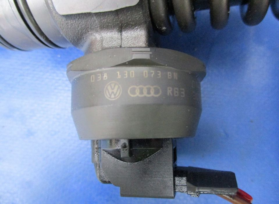 Injector VW Passat B6 1.9 TDI BLS cod 03
