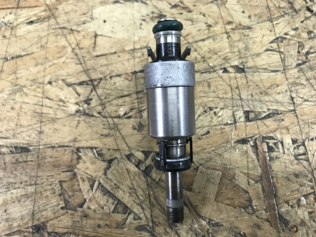 Injector VW Passat B6 2.0TSI combi 2008 