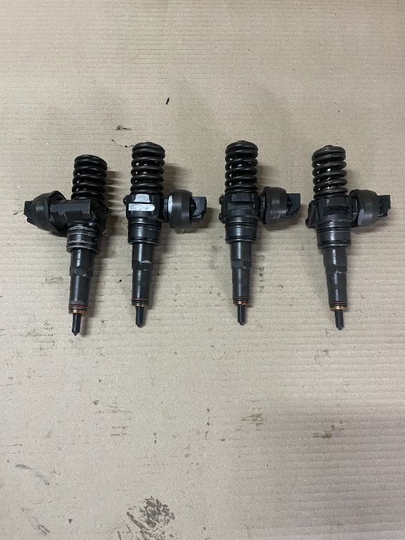 Injector Vw Passat B6 BKC 1.9 Tdi 2006 cod 036130073AG