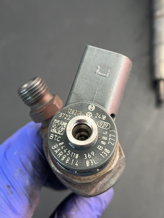 Injector VW Passat B7 2.0TDI 4Motion Aut