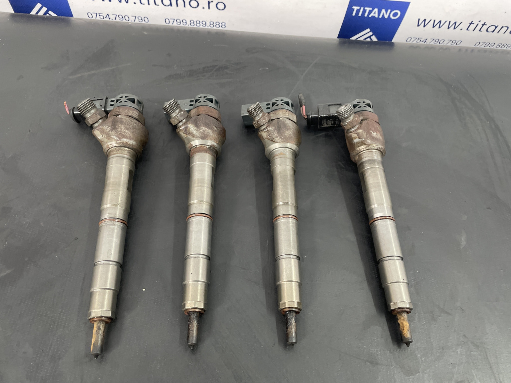 Injector VW Passat B7 Alltrack 2.0TDI , DSG, 2013 sedan 2013 (03L130277J)