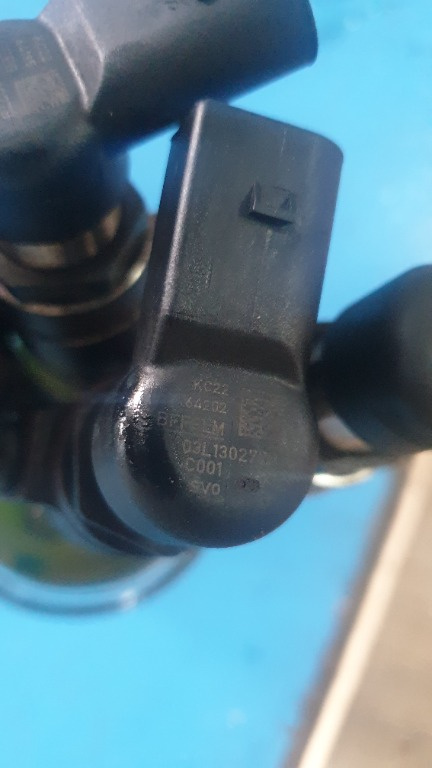 Injector Vw Passat B7 cod 03L130277B -1.6 tdi cod 