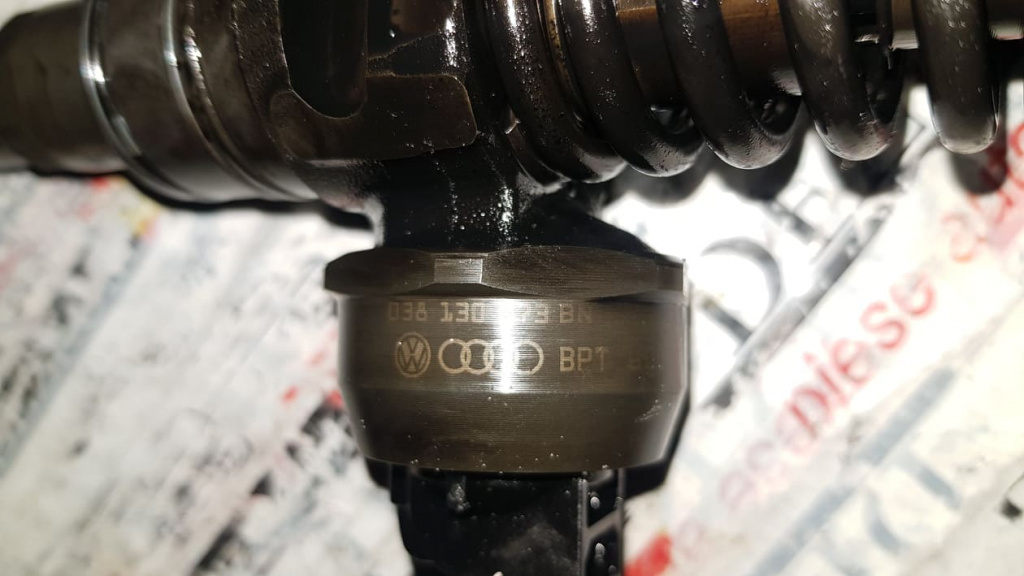 Injector VW Transporter T5 1.9 TDi 84cp 