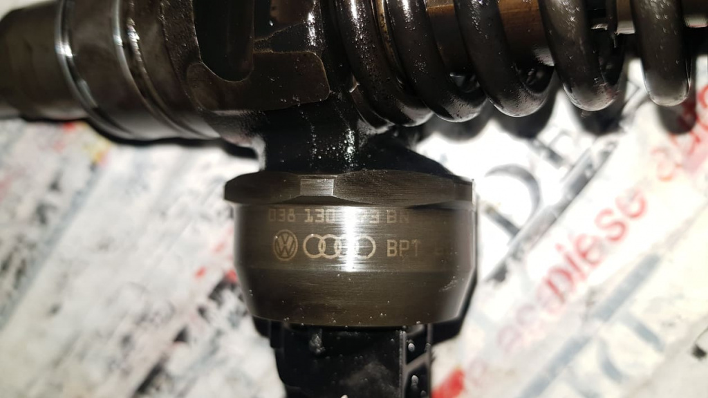 Injector VW Transporter T5 1.9 TDi 84cp 