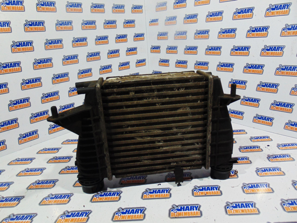Intercooler avand codul original -144618748R- pentru Renault Clio 3 2010.