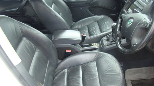 Interior de piele skoda octavia 2 berlina