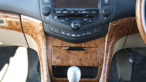 Interior Honda Accord, piele crem