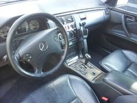 Interior piele impecabil pentru E class break W210 an 2001