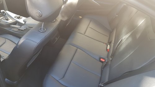 Interior piele neagra BMW F30, scaune electrice cu memorii, impecabil
