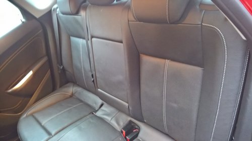 Interior piele sport cu incalzire Opel Astra j 2012 interior bine intretinut 56000 km