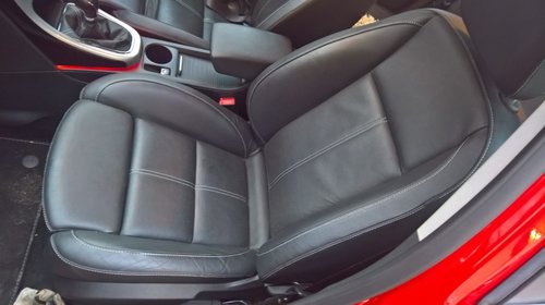 Interior piele sport cu incalzire Opel Astra 