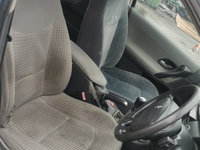 Interior Renault Laguna 2 2004 1.9 DIESEL Cod Motor F9Q(670)/ F9Q(674)/ F9Q(750) / F9Q(650) 107CP/79KW