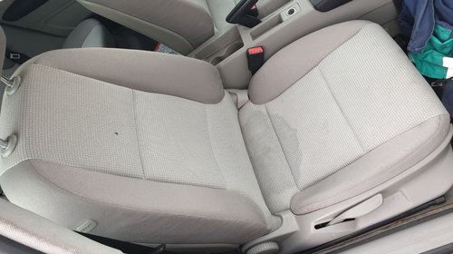 Interior Textil Scaune Fata Stanga Dreapta si Bancheta cu Spatar Audi A3 8P Hatchback 4 usi 2004 - 2013 [0183]