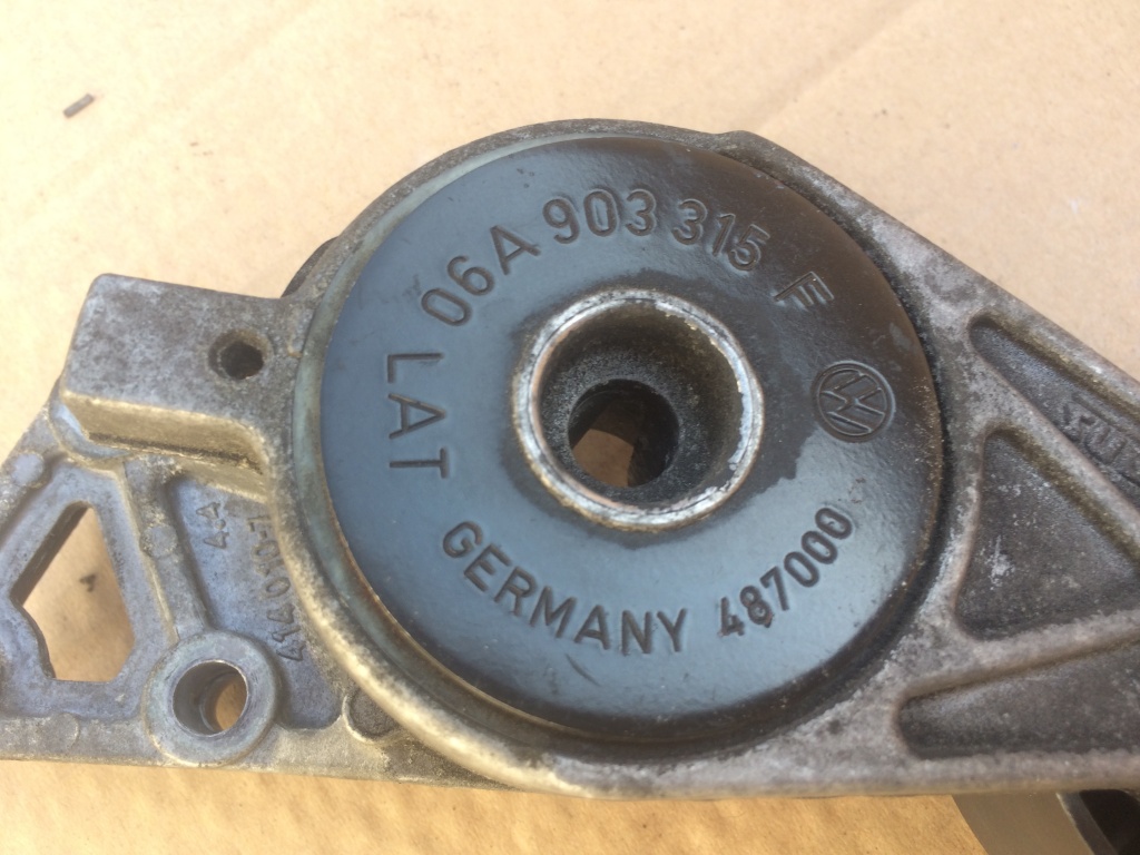 Intinzator Audi A3 8P 1.6 fsi 06A903315F