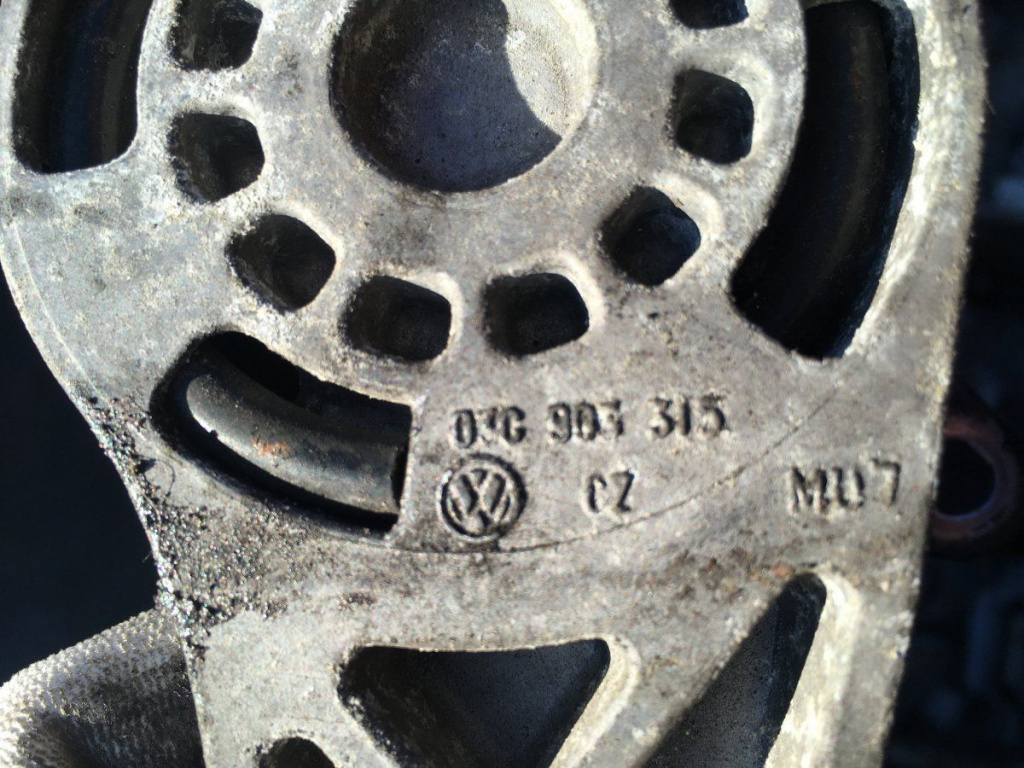 Intinzator curea alternator Passat B6 co