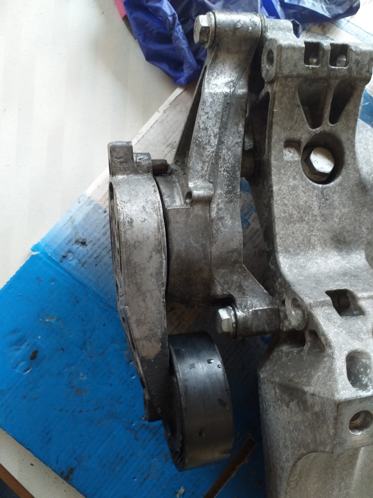 Intinzator curea transmisie VW Passat B6