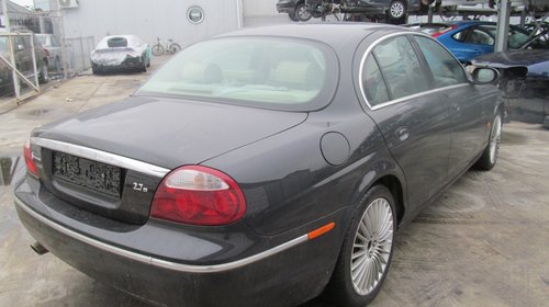 Jaguar S-Type din 2007