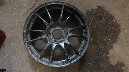 Janta aliaj pe 17" Oz racing ultraleggera R17