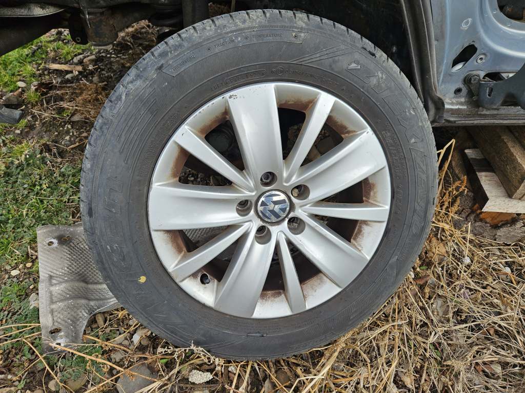 Volkswagen 16インチToyo prixes215/60R16 Jante 16 Volkswagen Sharan 2012 215/60R16 second hand de vânzare