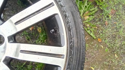 JANTE ALIAJ 275/40/R20 4 BUC IN STARE BUNA ,AU DOAR 2 GUME PENTRU LAND ROVER DISCOVERY 3