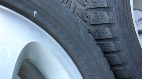 Jante aliaj cu anvelope M+S de iarna Dunlop 255 / 45 / R17 8JX17H2 ET37 cod A2104011502 Mercedes S-CLASS W220