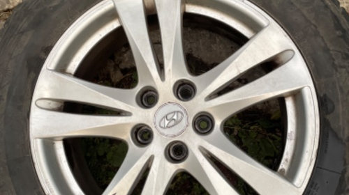 Jante aliaj pe 18" 5x114,3 hyundai santa fe 2 an 2011 7j et41 cu anvelope 235/60/18 uzate