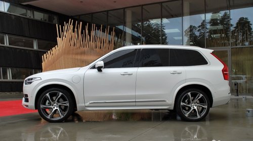 Jante volvo originale R22 cu cauciucuri de vara Pirreli an 2016 pentru xc90 II