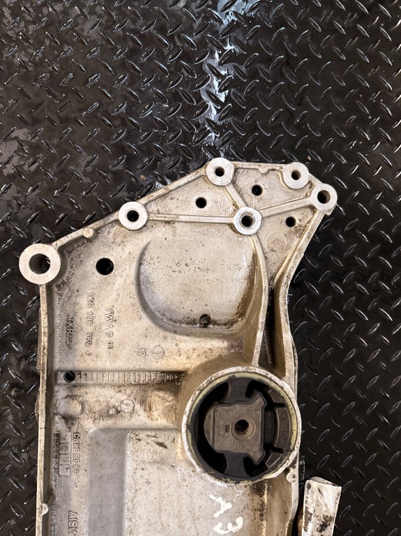 Jug motor cadru motor Audi A3 8P - imagine 2