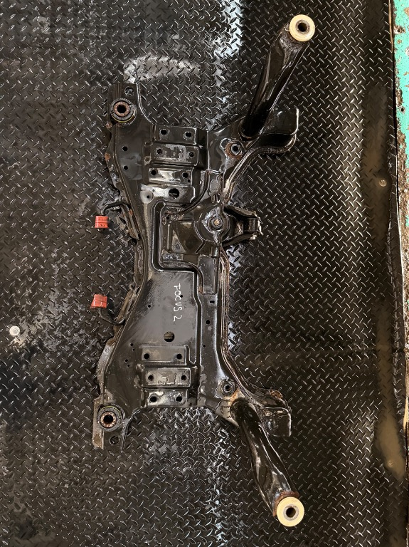 Jug motor cadru motor Ford Focus 2 - imagine 1