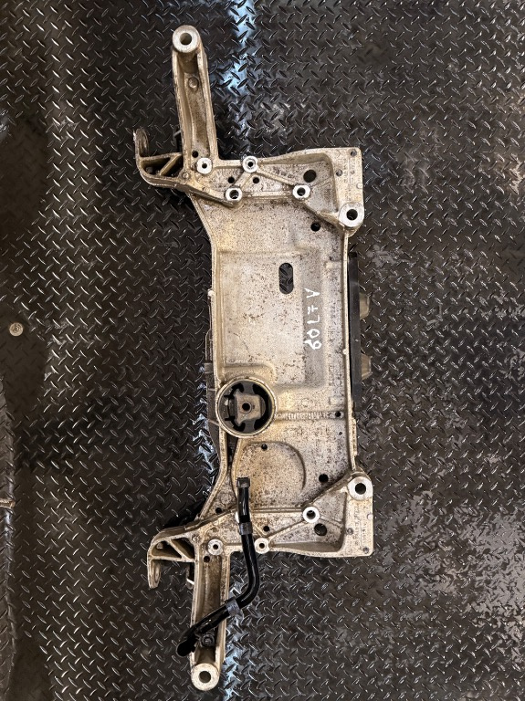 Jug motor cadru motor Volkswagen Golf 5 - imagine 1