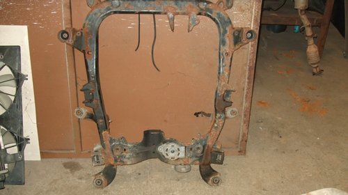 Jug motor / punte fata Opel Astra H, volan stanga