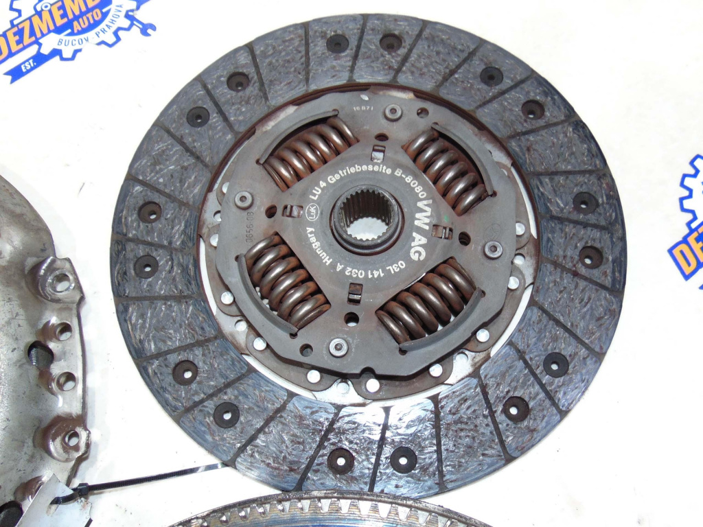 Kit ambreiaj avand codul 03L141016J / 03