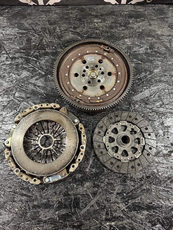 Kit ambreiaj BMW N52 125i 325i 525i 625i 730i - Cod 21 21 7 564 020 (Sachs/LUK) - imagine 1