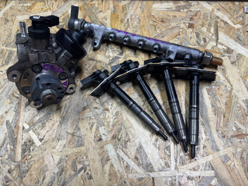 Kit injectie 2.0 tdi CBAB, CBBB, CBDB, CBDC cod pompa 03L130755