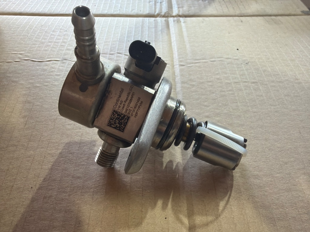 L18 Pompa Inalte Volkswagen Skoda Seat Audi 1.2 TSI 04E127026AF