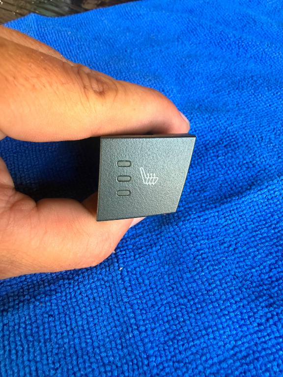 L20 BUTON INCALZIRE SCAUNE Stanga / DR OPEL ANTARA 20785533 20785534