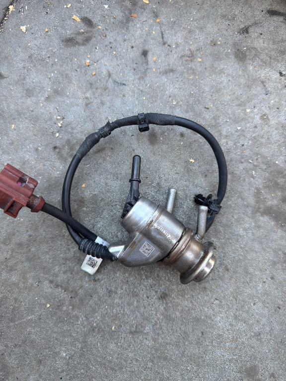 L4 Injector Adblue  Volkswagen Skoda Seat Audi 05L131113Q