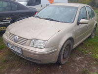 Lamar Auto dezmembrez VW Bora 1.6i an 2000 in Cluj