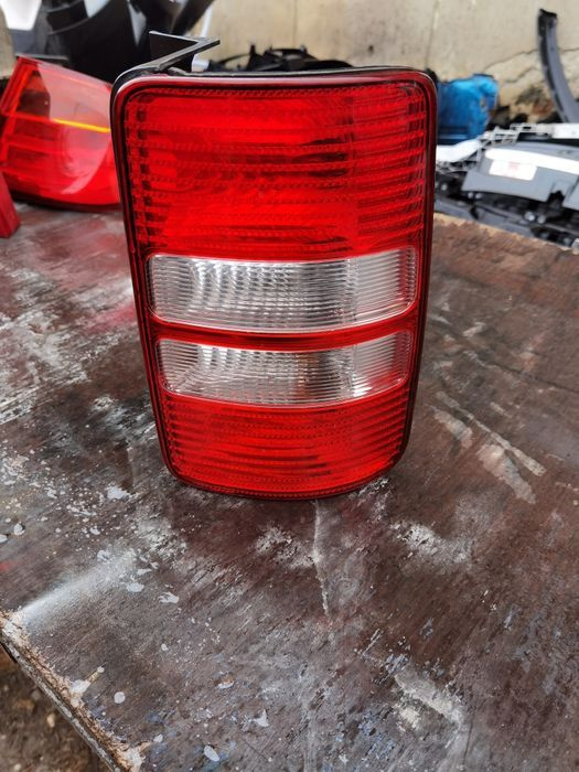 Lampă stop dreapta originală vw caddy după 2010 cod 2K5945096C