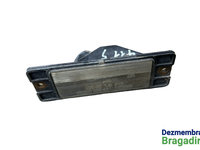 Lampa numar dreapta Mitsubishi Pajero 3 [1999 - 2003] SUV 5-usi 3.2 DI-D AT (165 hp) Cod motor 4M41