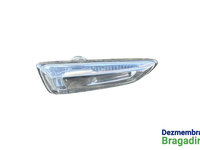 Lampa semnalizare pe aripa dreapta fata Opel Astra J [2009 - 2012] Sports Tourer wagon 1.7 CDTI MT (110 hp)