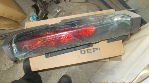 Lampa spate opel viaro dr 2006