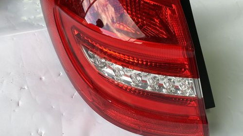 Lampa spate stanga LED Mercedes B W246