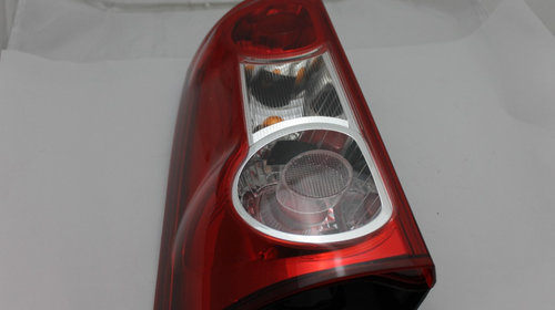 Lampa spate stanga Logan MCV primul model 820